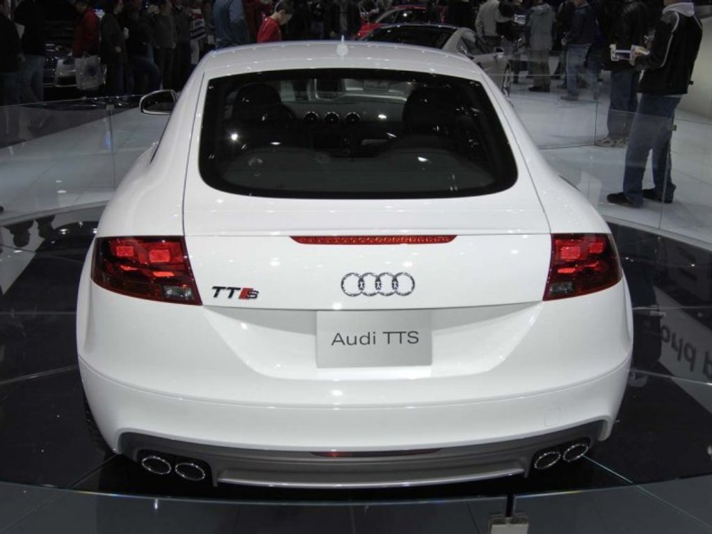 Audi RS4 2008 photo - 8
