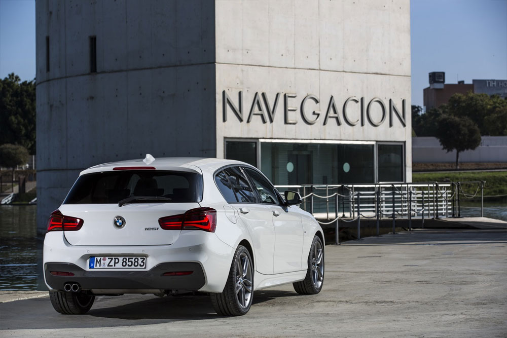 BMW 116d 2015 photo - 1
