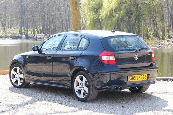 BMW 130i 2006 photo - 3