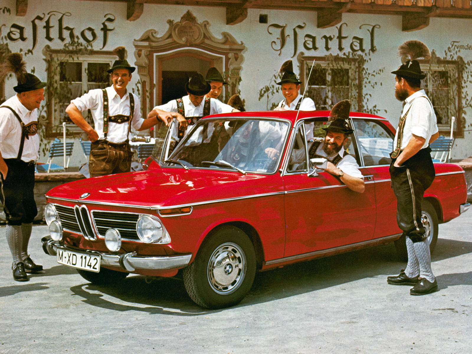BMW 2002 1968 photo - 3