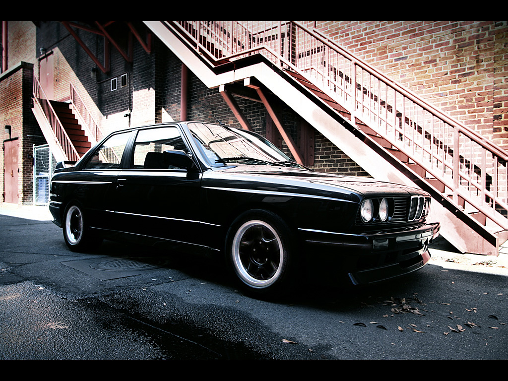 BMW 3 1988 photo - 1