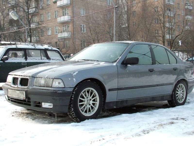 BMW 316i 1993 photo - 6