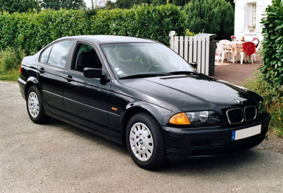 BMW 316i 1999 photo - 2