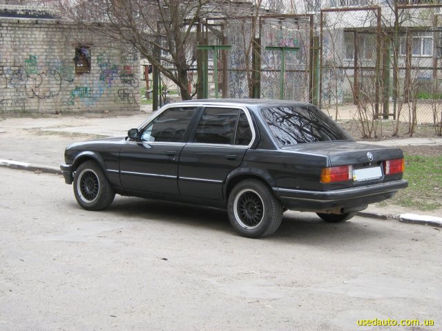 BMW 318 1985 photo - 6