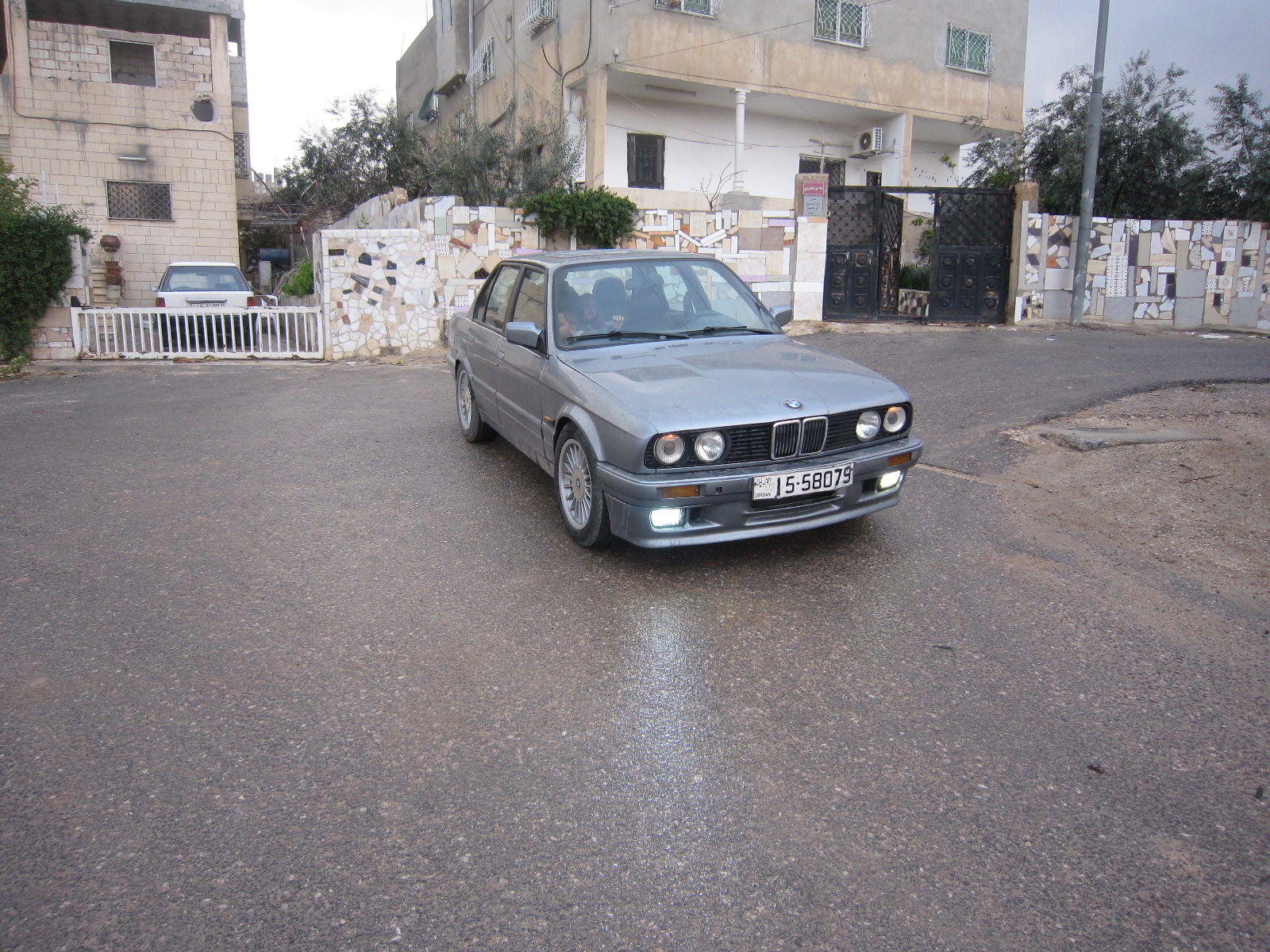 BMW 318 1987 photo - 8