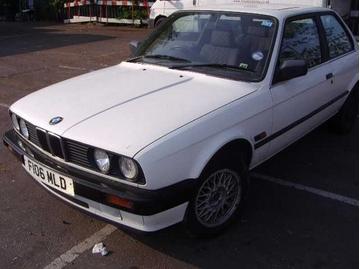 BMW 318 1989 photo - 1