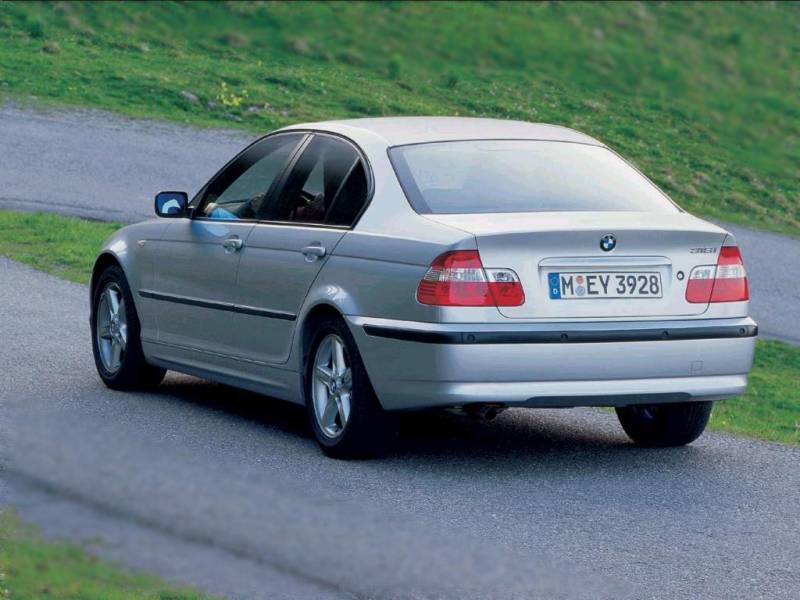 BMW 318d 2003 photo - 5
