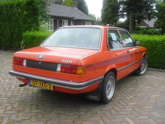 BMW 318i 1982 photo - 2