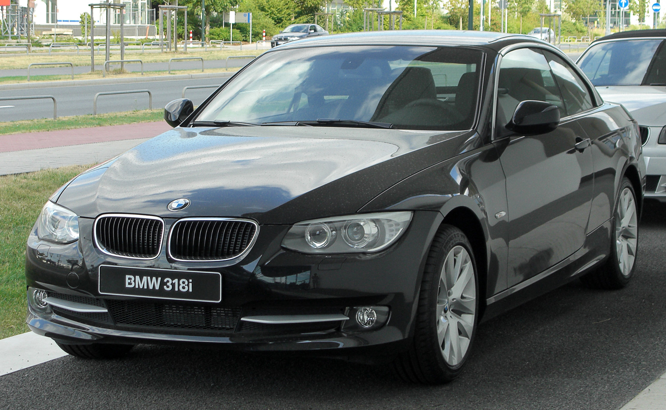 BMW 318i 2014 photo - 2