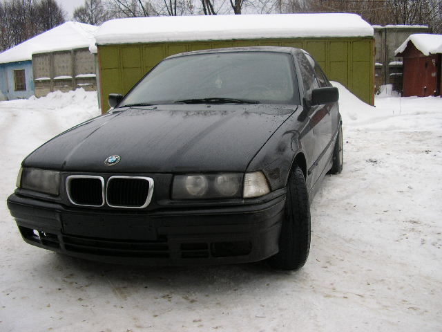 BMW 318iS 1992 photo - 3