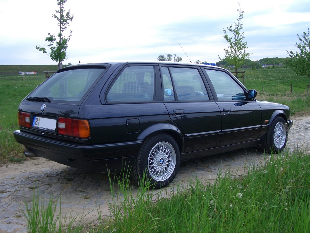 BMW 318iS 1994 photo - 7