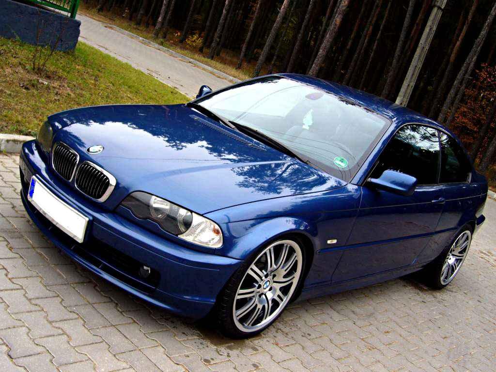 BMW 318iS 1998 photo - 4