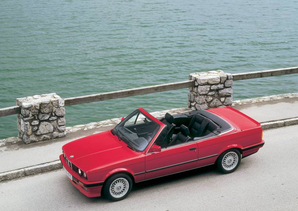 BMW 320 1985 photo - 4