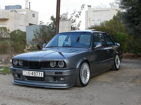 BMW 320 1990 photo - 1