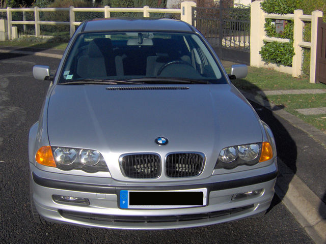 BMW 320d 2005 photo - 5