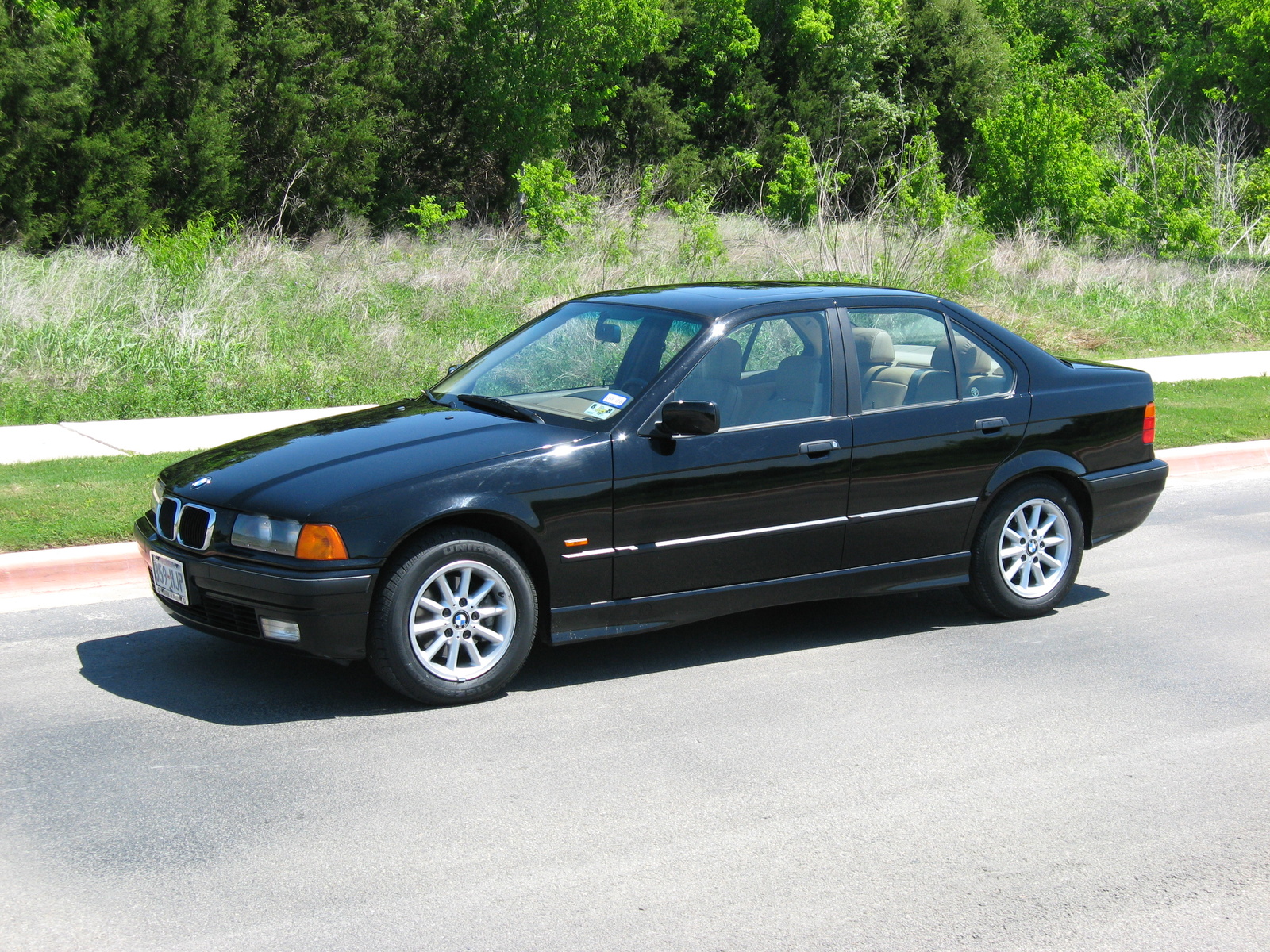 BMW 320i 1998 photo - 9