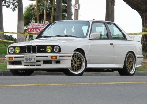BMW 320iS 1990 photo - 1