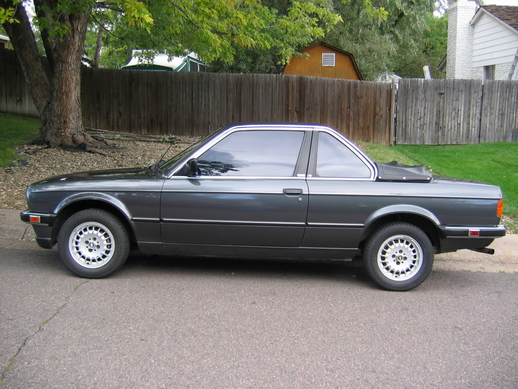 BMW 323i 1984 photo - 2