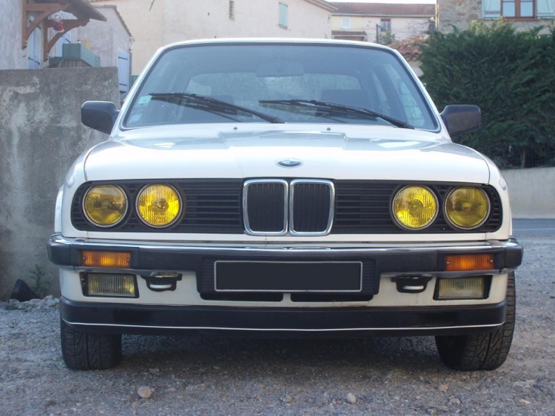 BMW 323i 1984 photo - 4