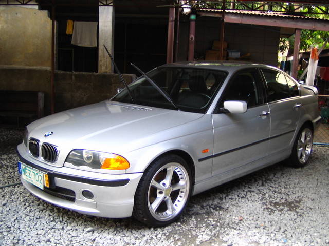 BMW 323i 2001 photo - 8