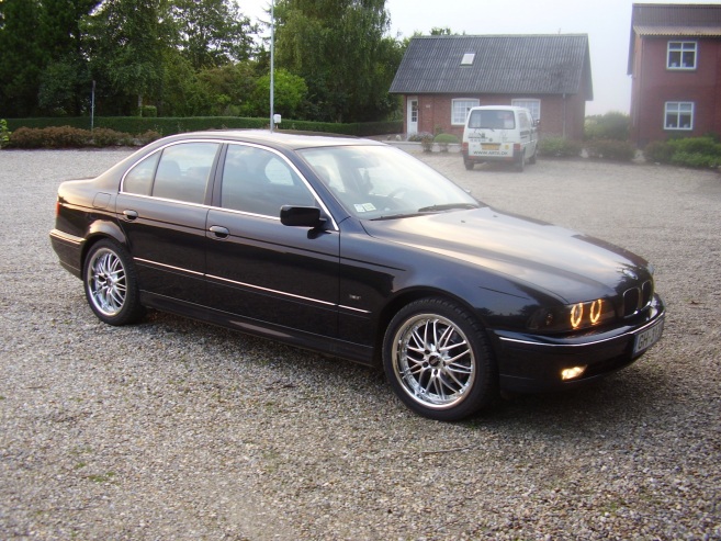 BMW 520d 1999 photo - 2