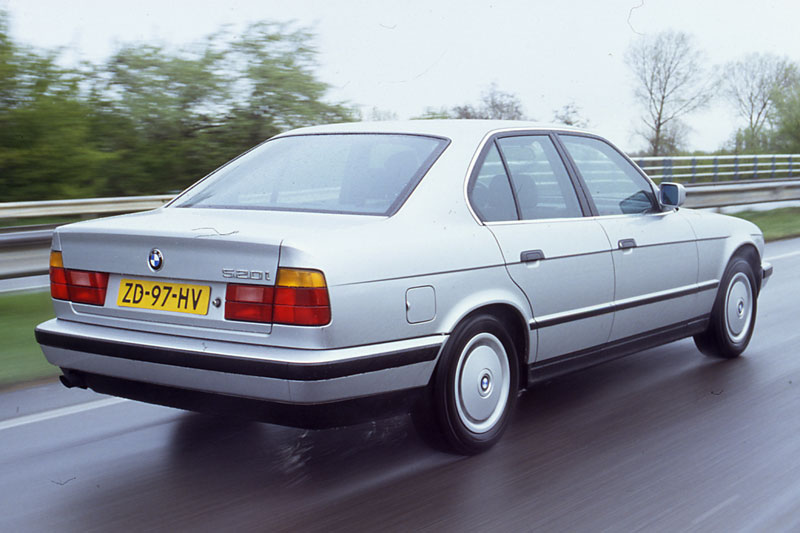 BMW 520i 1988 photo - 2