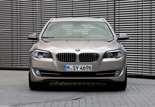 BMW 525 2011 photo - 6