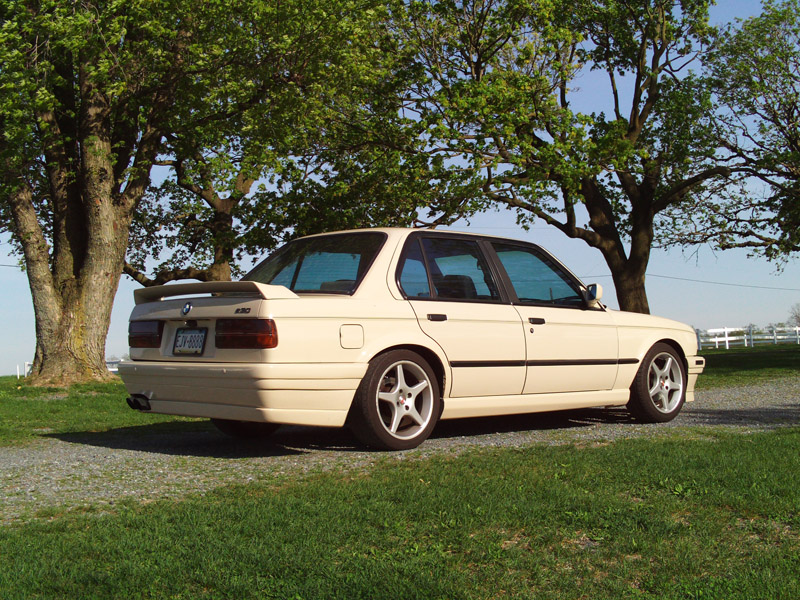 BMW 525i 1985 photo - 3
