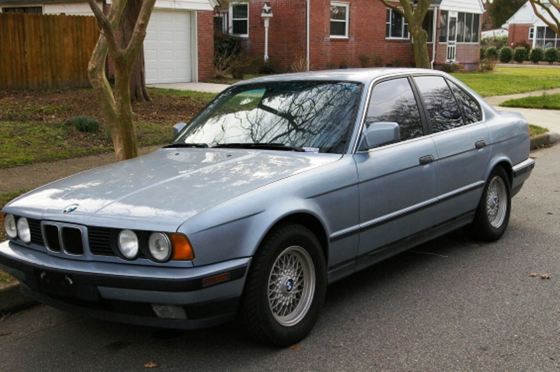 BMW 535i 1990 photo - 4