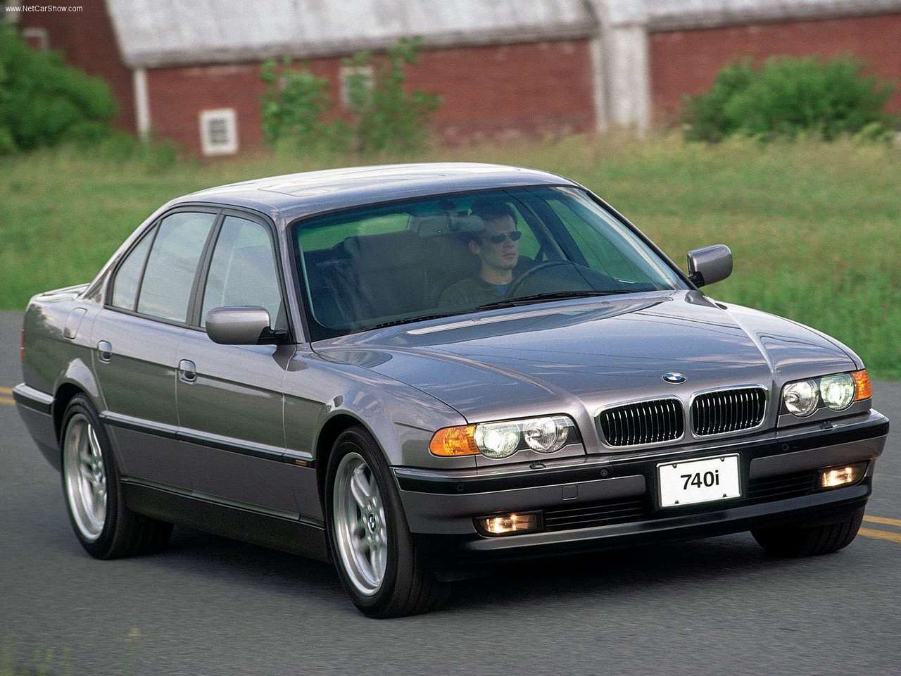 BMW 7 2000 photo - 10