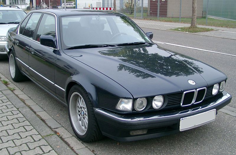 BMW 7-series 1990 photo - 4