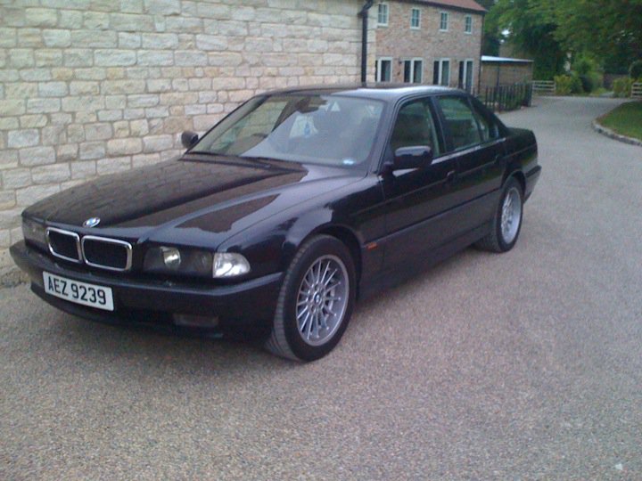 BMW 7-series 1995 photo - 9