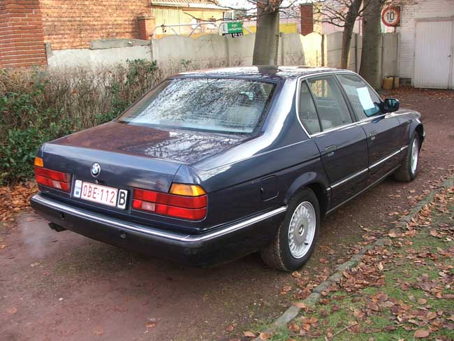 BMW 730i 1988 photo - 9