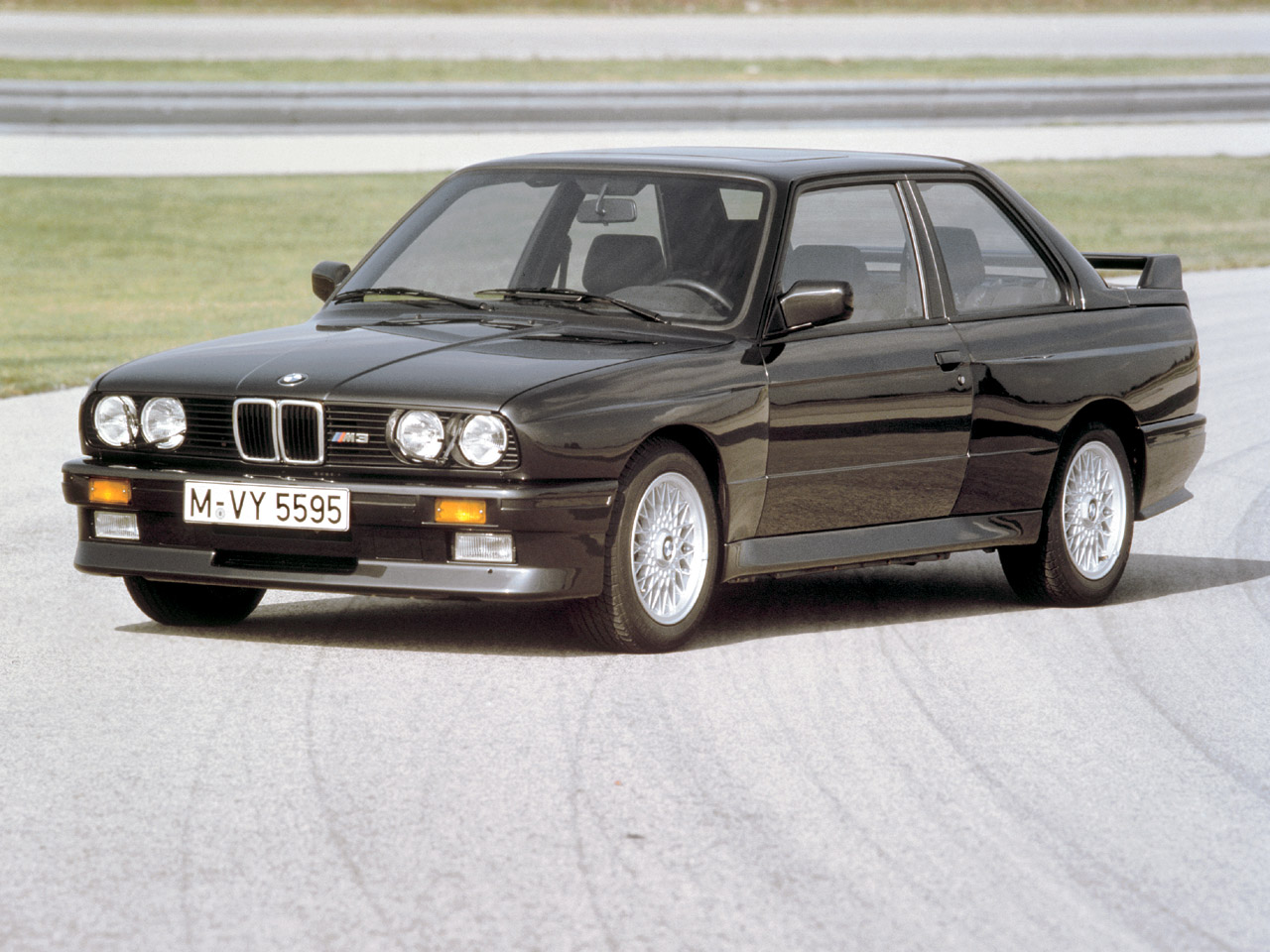 BMW M3 1985 photo - 2