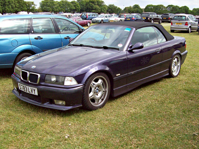 BMW M3 1994 photo - 8