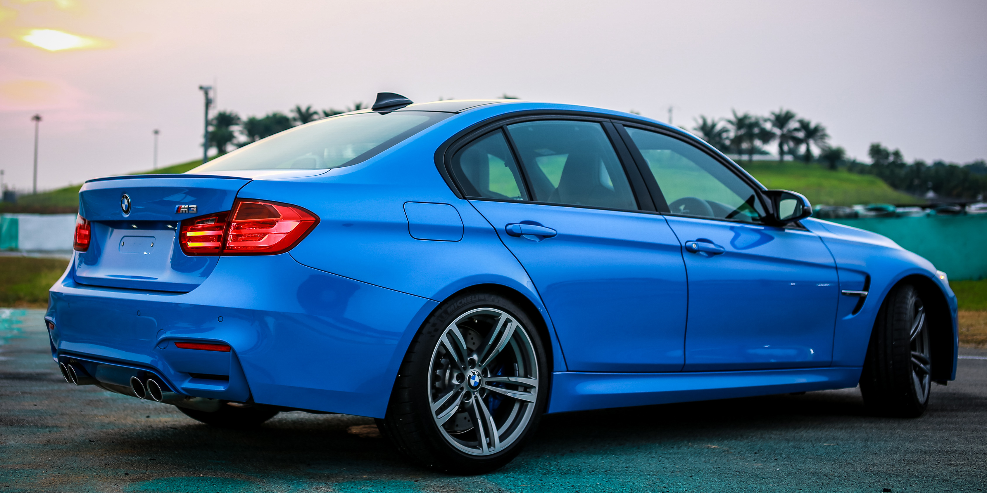 BMW M3 2014 photo - 9