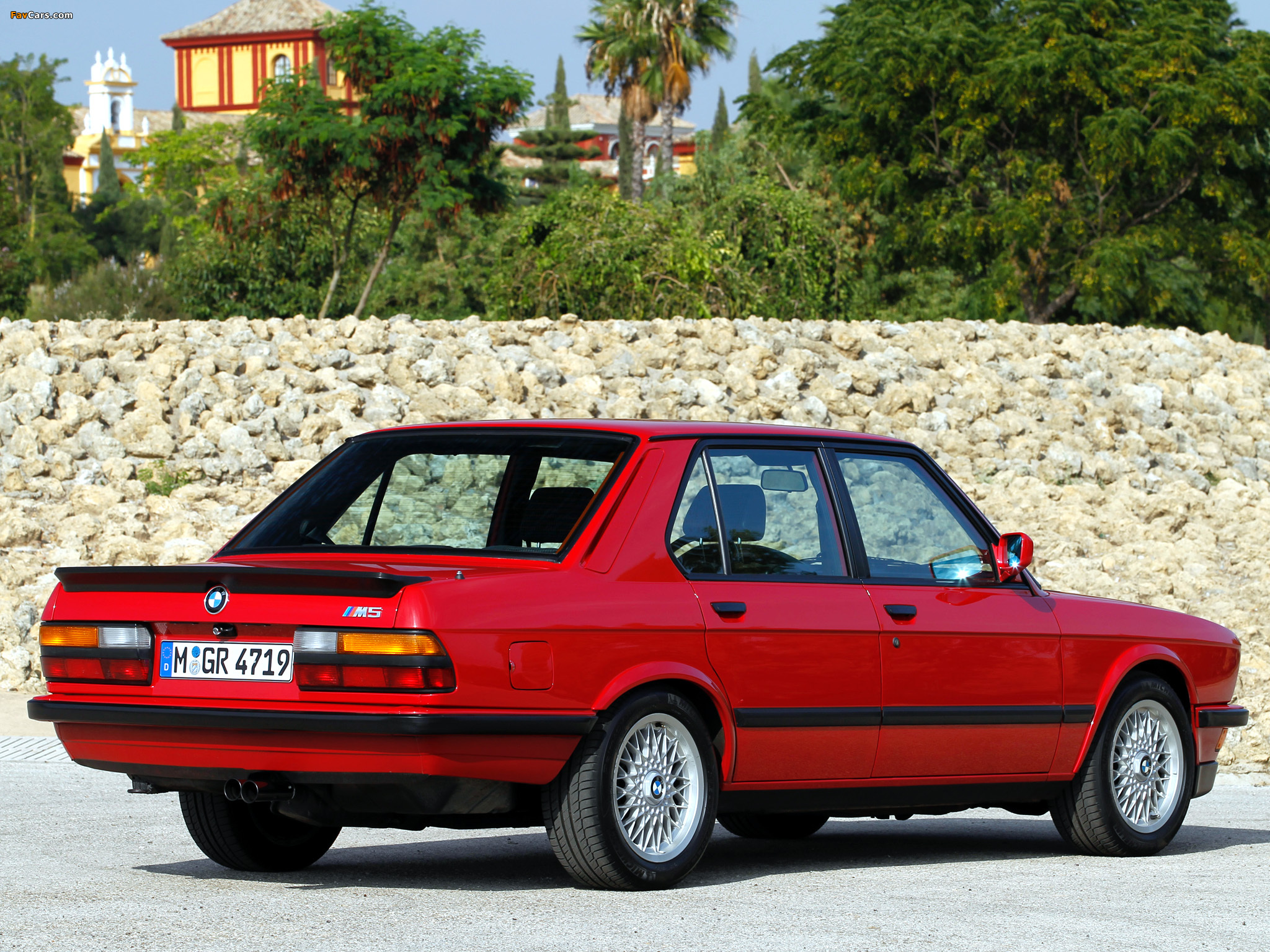 BMW M5 1985 photo - 3