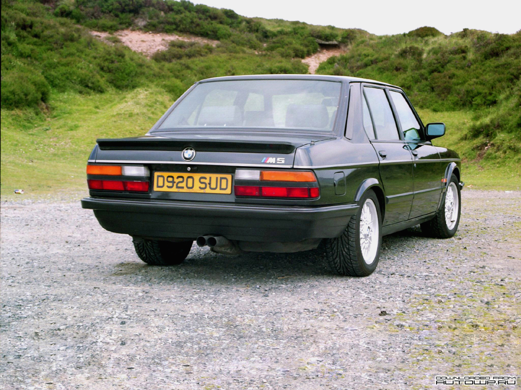 BMW M5 1985 photo - 4