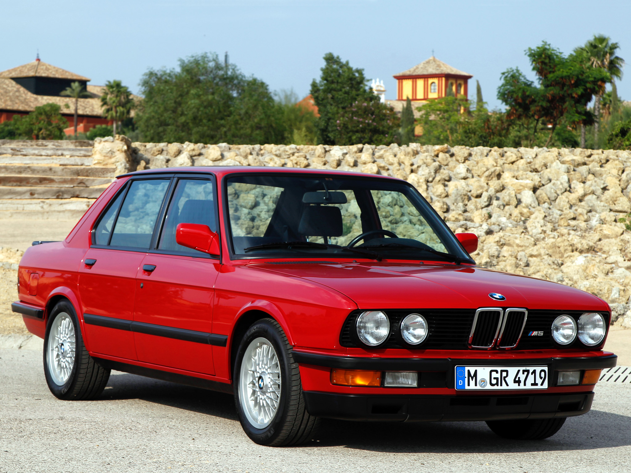 BMW M5 1985 Review, Amazing Pictures and Images Look at