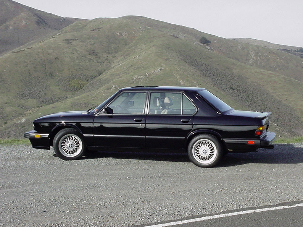 BMW M5 1986 photo - 5