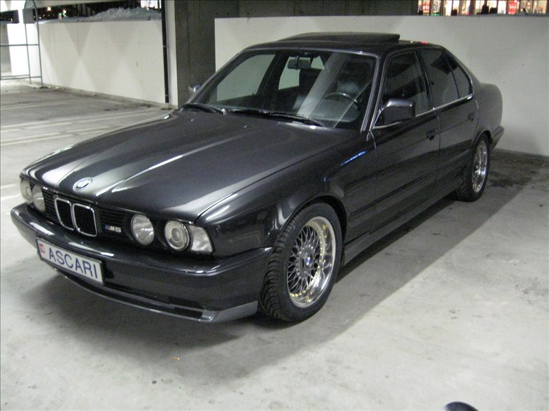 BMW M5 1991 photo - 2