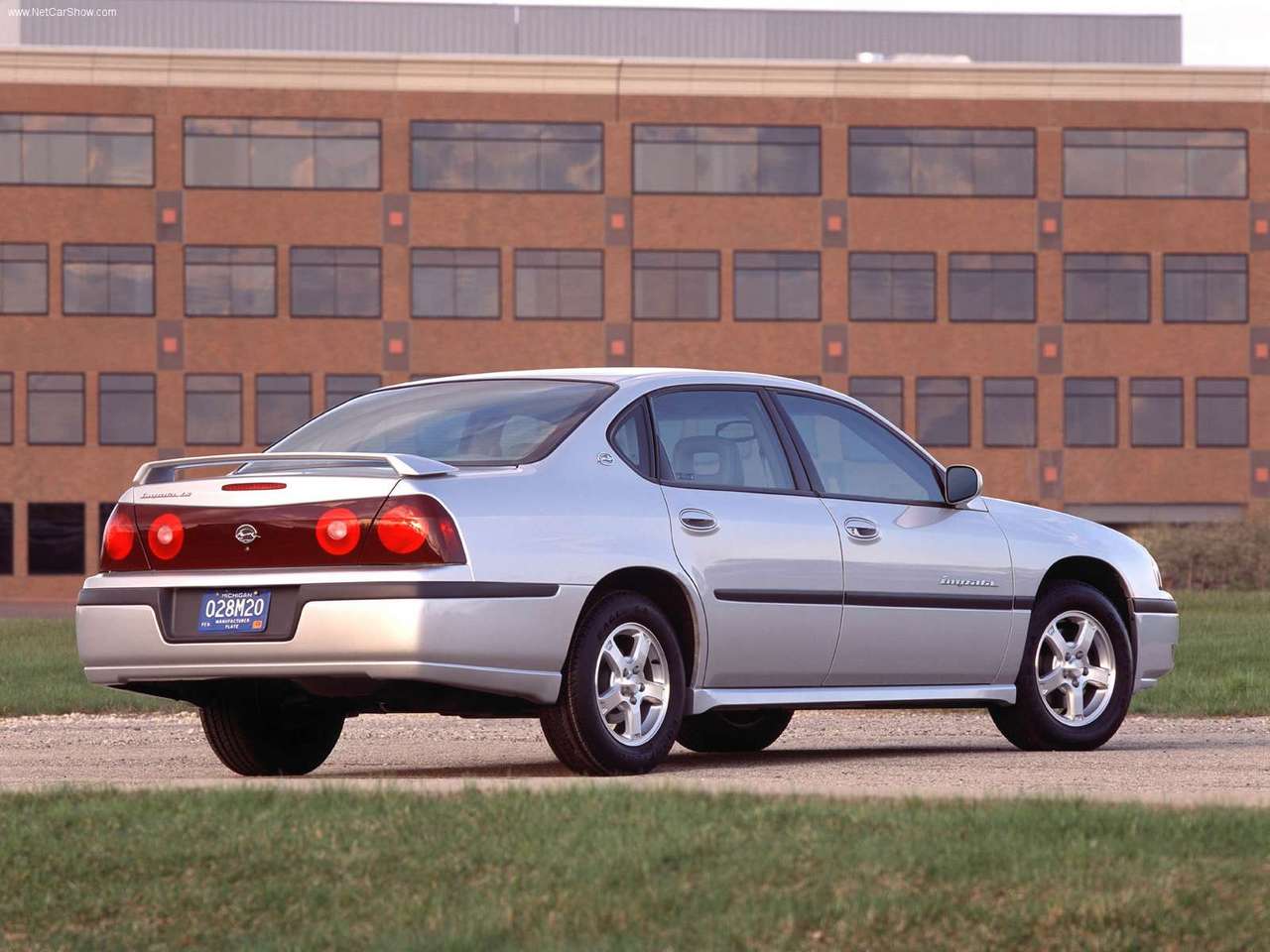 Chevrolet Impala 2002 photo - 4