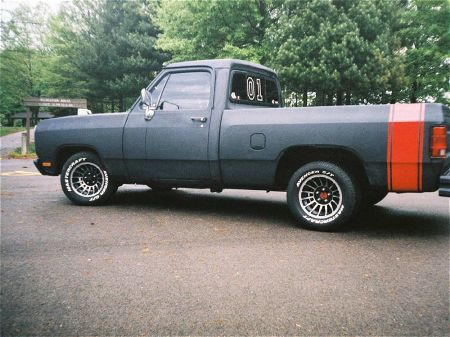 Dodge Ram 1984 photo - 2