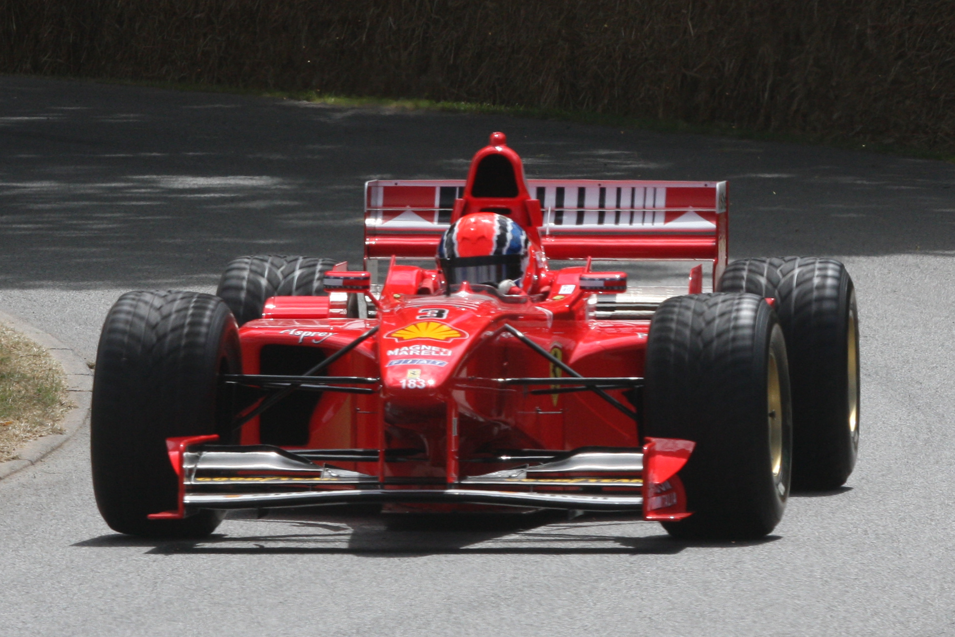 Ferrari F1 1998 photo - 1
