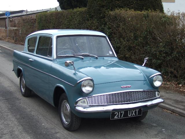 Ford Anglia 1960 photo - 2