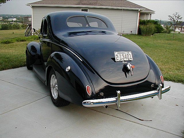 Ford Coupe 1939 photo - 9