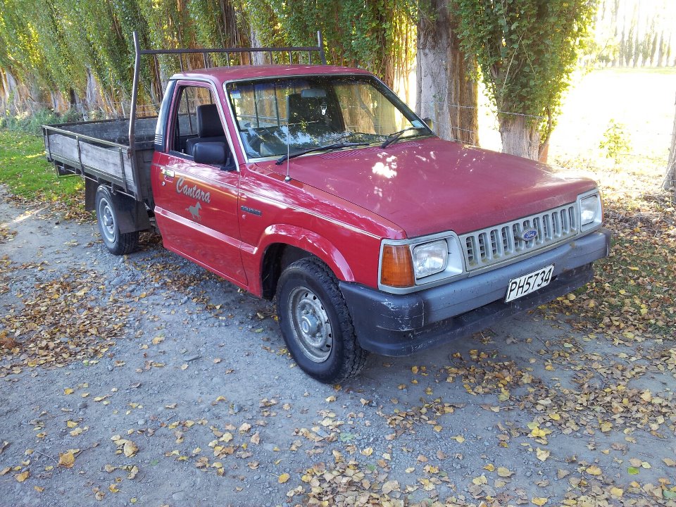 Ford courier 1990 photo - 1