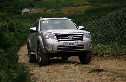 Ford Everest 2010 photo - 4