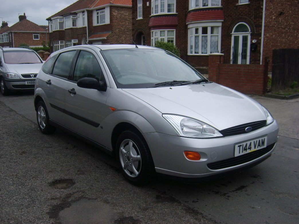 Ford Focus 1999 Review, Amazing Pictures and Images