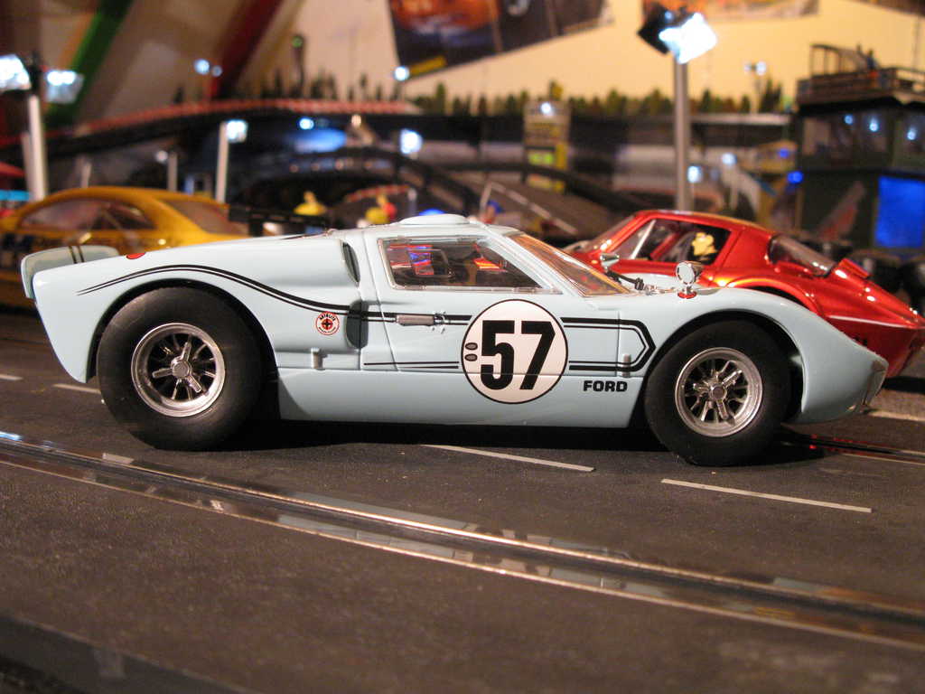 Ford GT40 1967 photo - 4